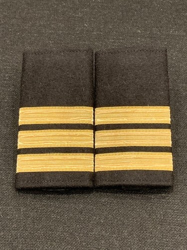 Epaulettes à trois galons dorés